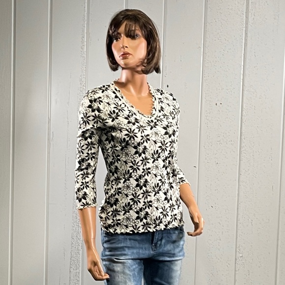 *Liz Claiborne Women’s Flower Print Top V- Neck Sz M - Picture 3 of 11